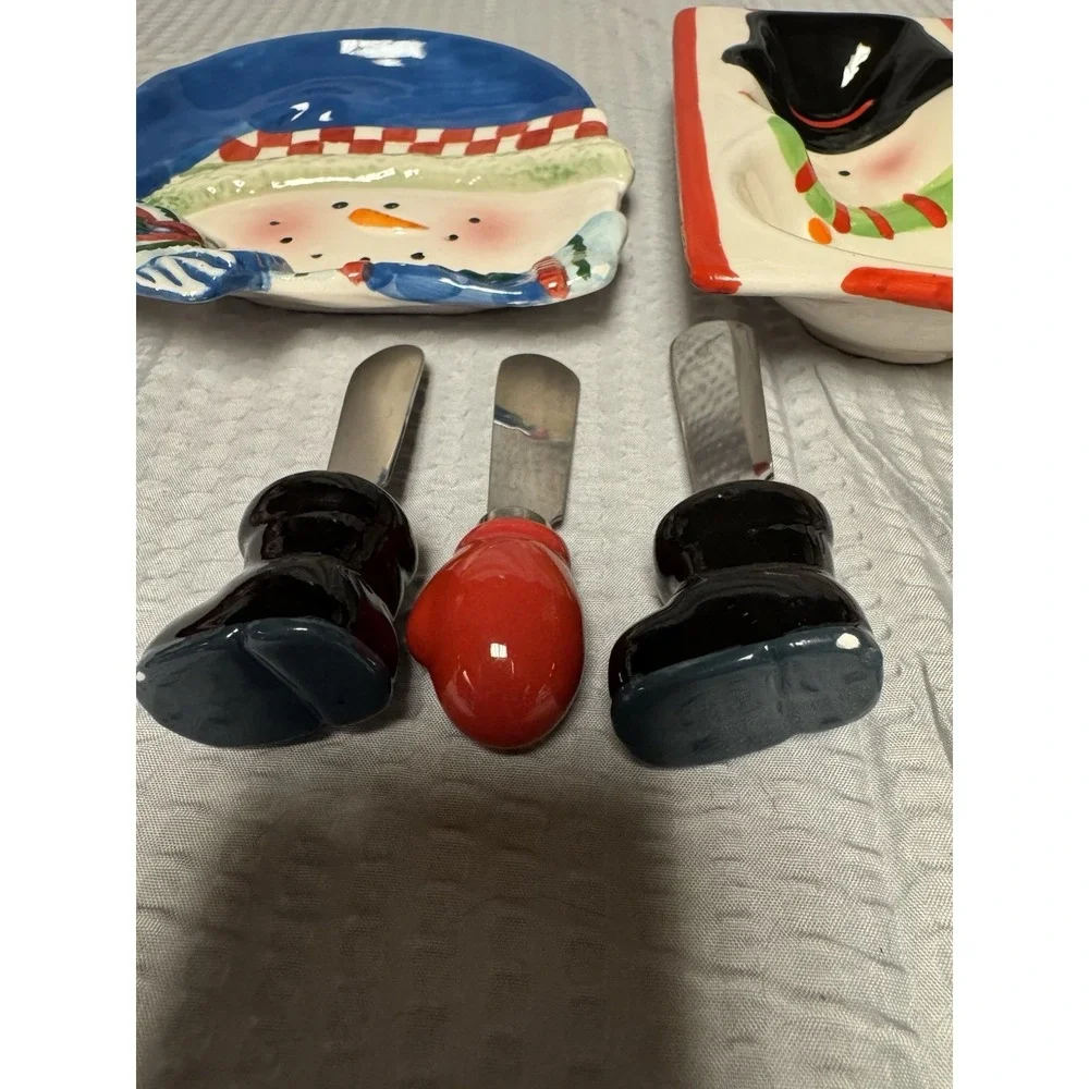 5 Piece Snowmen Cheese, Butter, Or Treat Set. Plates‎ Are 6 X 5. Knives 4 Inches